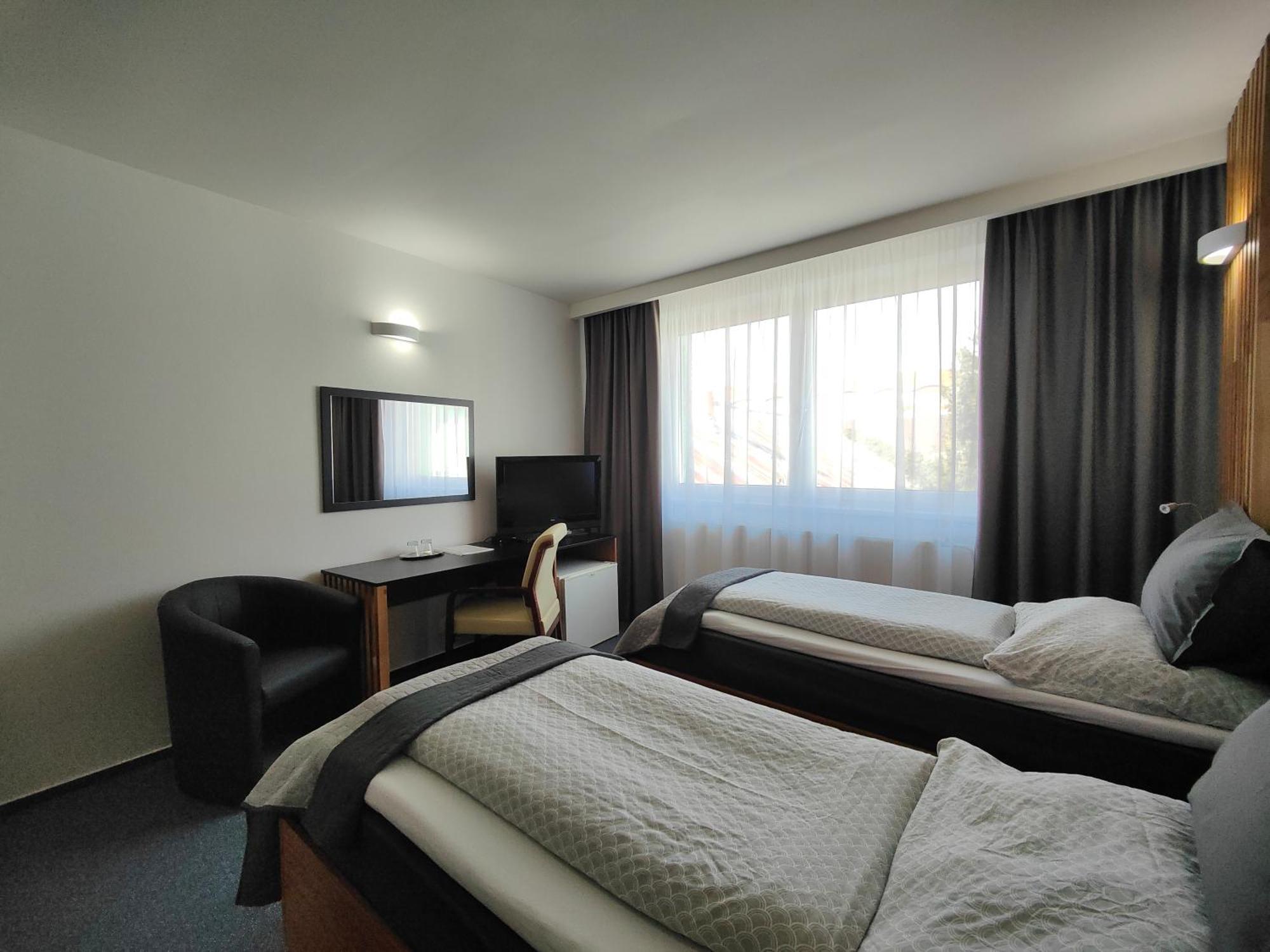 Hotel P7 ลูเชนเยช ภายนอก รูปภาพ