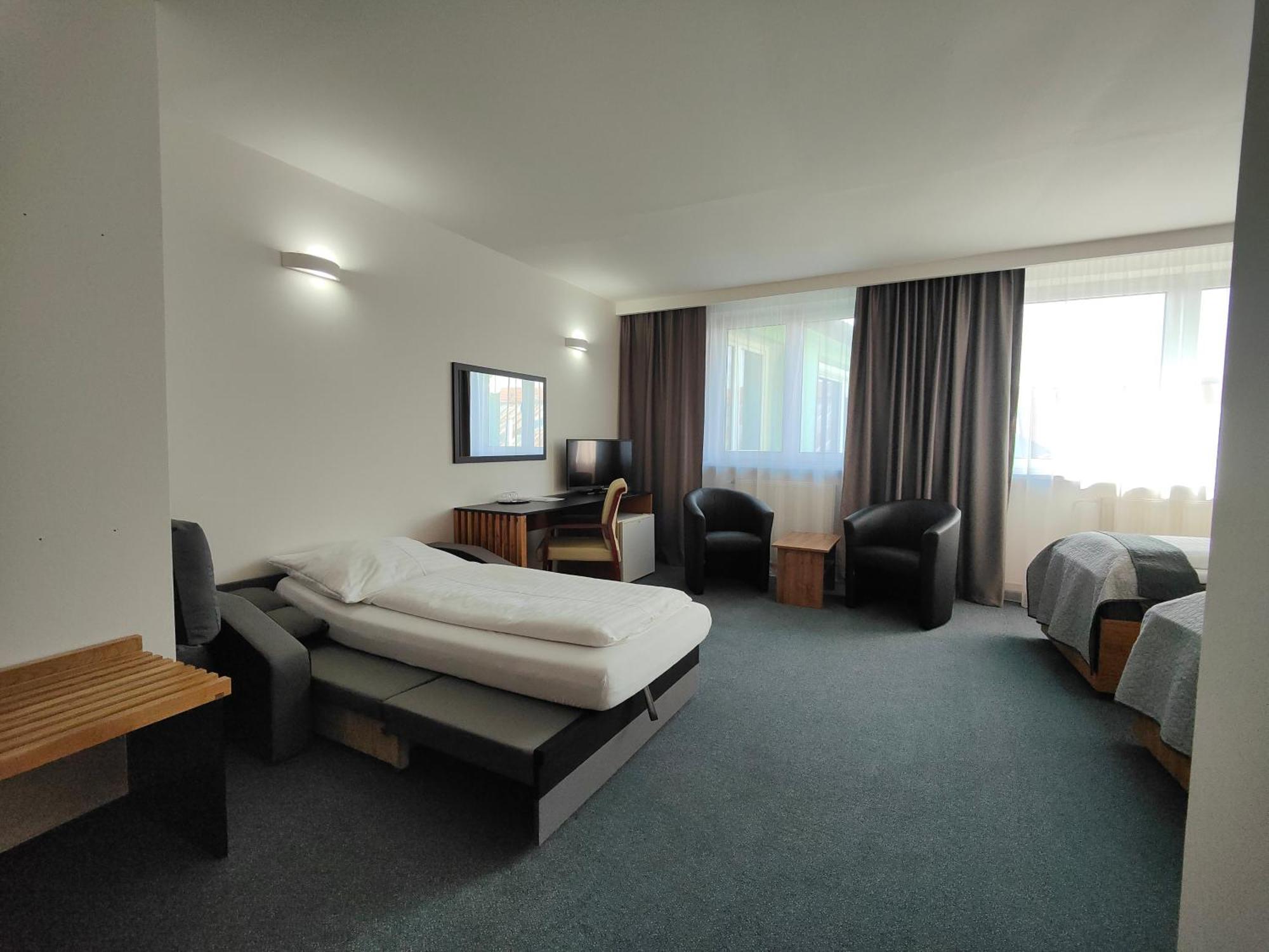 Hotel P7 ลูเชนเยช ภายนอก รูปภาพ