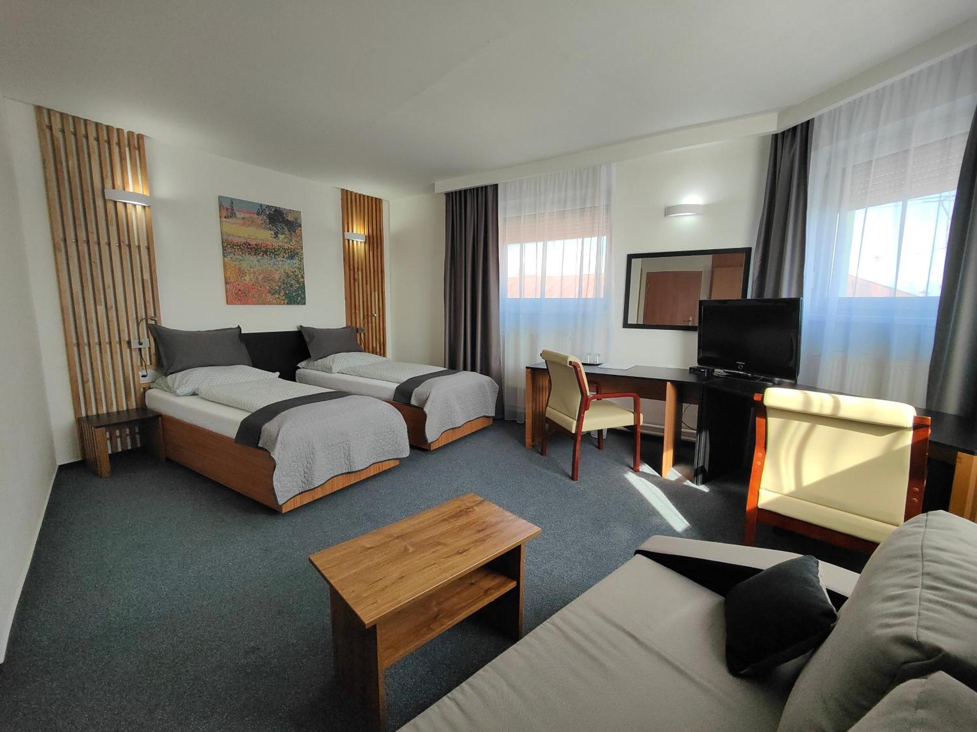 Hotel P7 ลูเชนเยช ภายนอก รูปภาพ