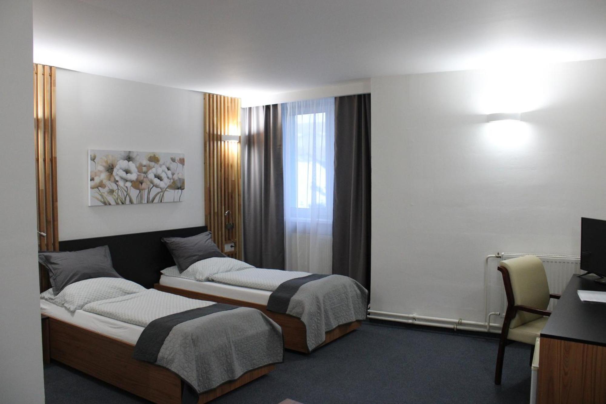 Hotel P7 ลูเชนเยช ภายนอก รูปภาพ