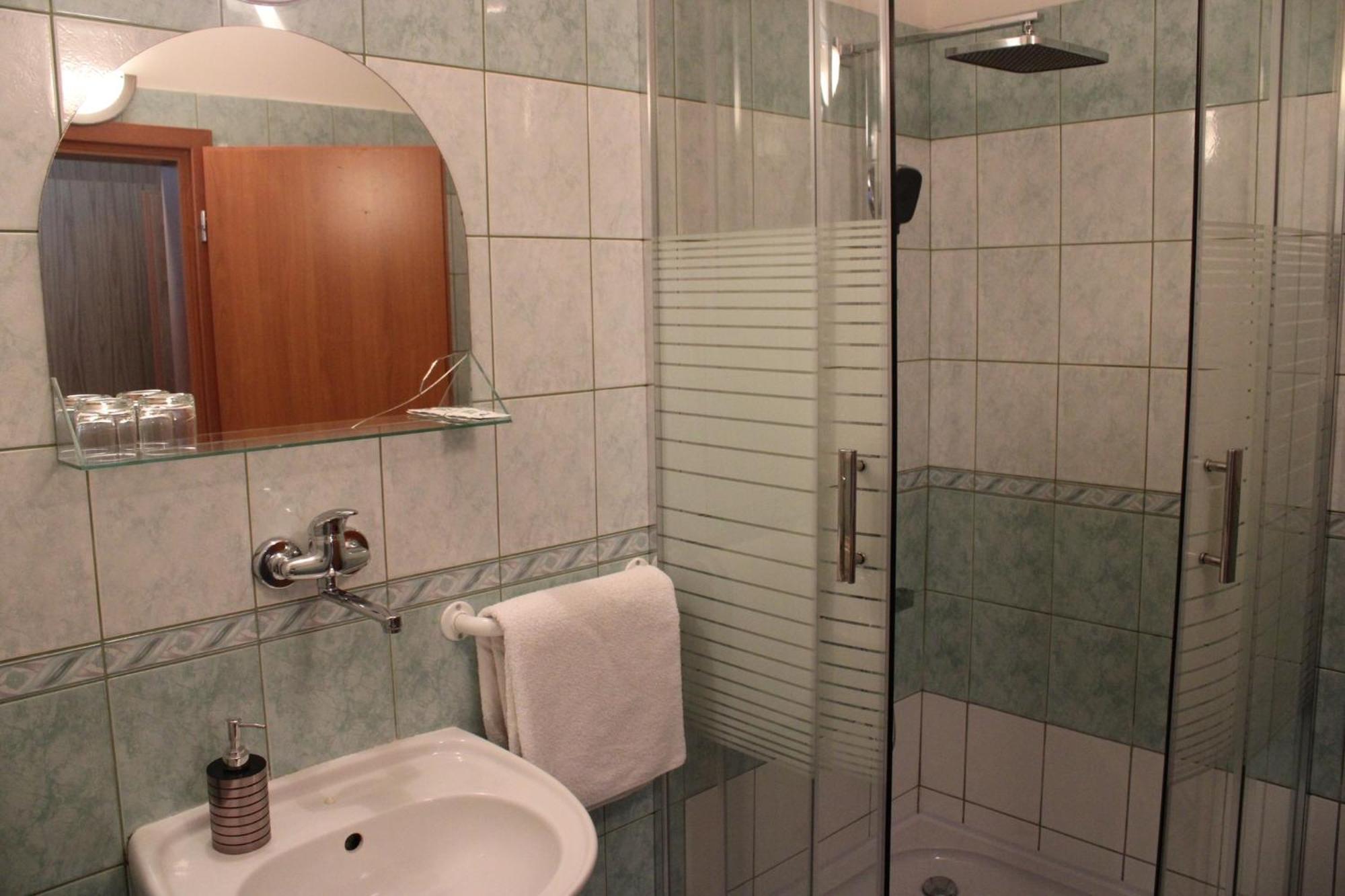 Hotel P7 ลูเชนเยช ภายนอก รูปภาพ